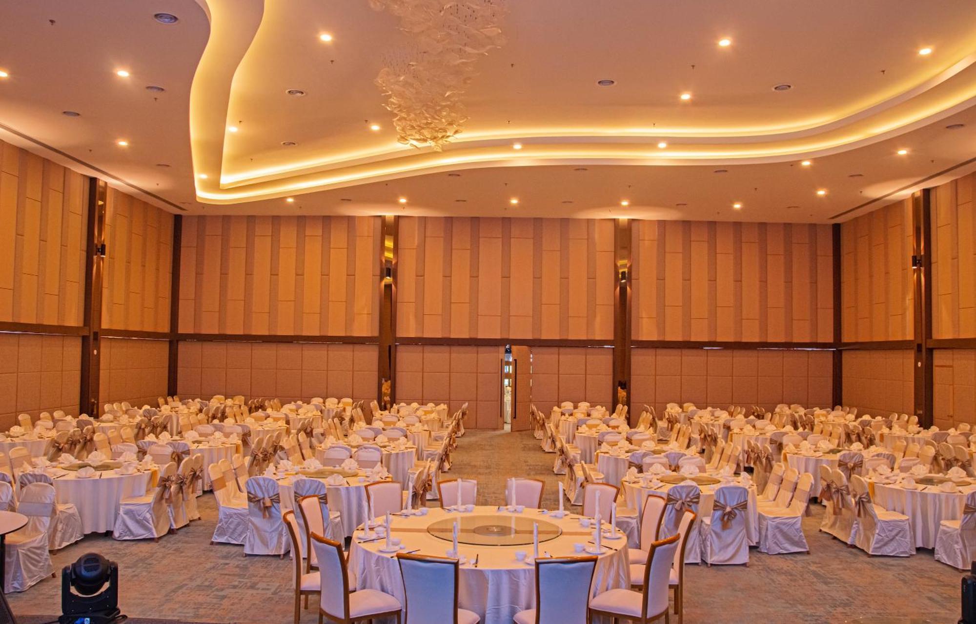 קוצ'ינג Theatre Hotel מראה חיצוני תמונה